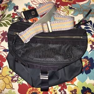 Lululemon "Go Lightly" Bag