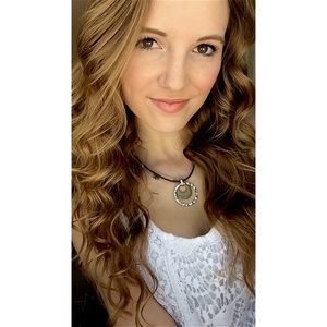 Meet your Posher, Megan