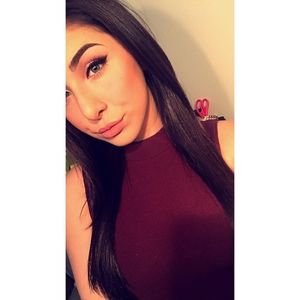 Meet your Posher, Danielle