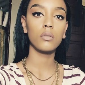 Meet your Posher, Jasmine