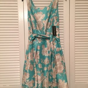 Jessica Howard tea length floral print dress. New