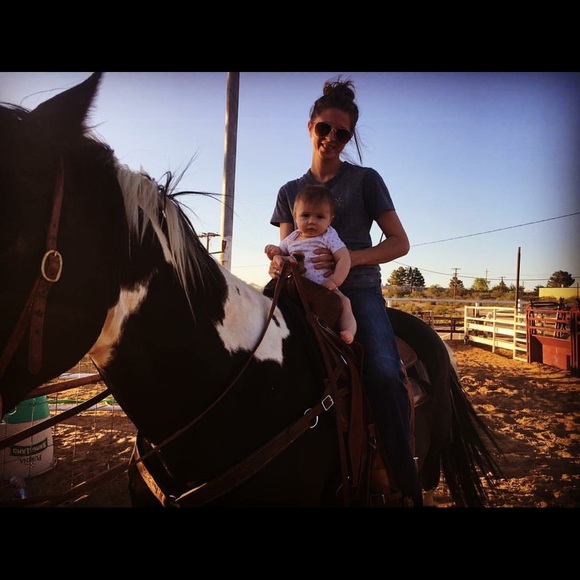 Meet your Posher, Lacey - Picture 3 of 7