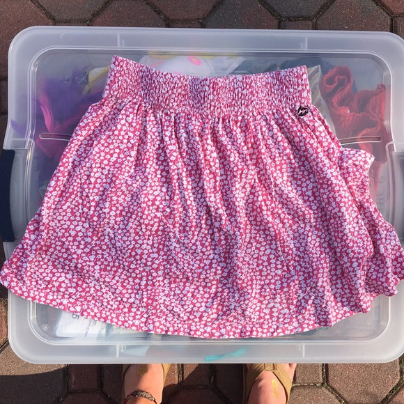 Pink and white patterned billabong skirt