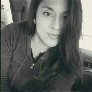 Meet your Posher, Melina