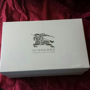 Burberry box