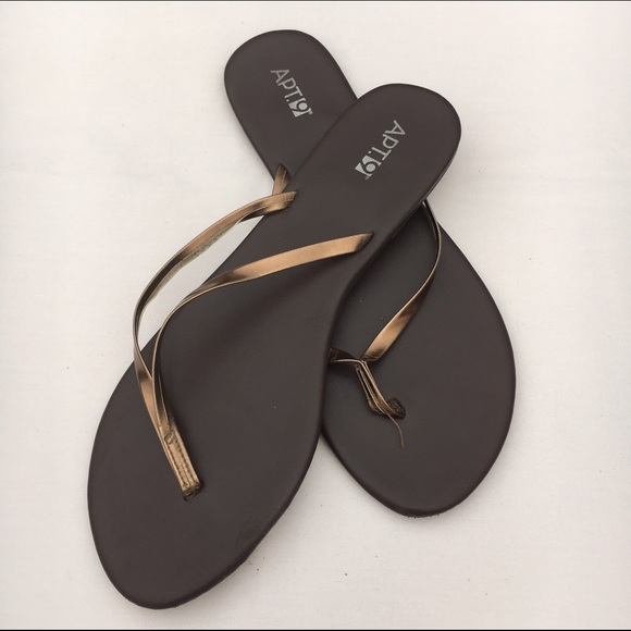 Brown Apartment 9 Thong Flip Flop Sandals Size 9