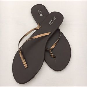 Brown Apartment 9 Thong Flip Flop Sandals Size 9