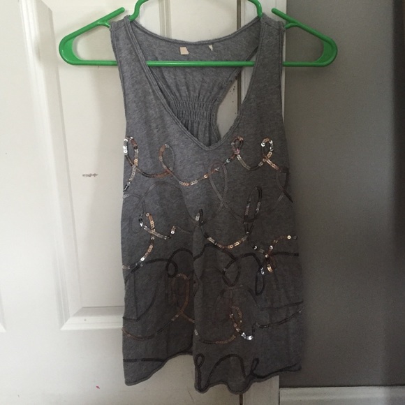 Gray tank top - Picture 1 of 2