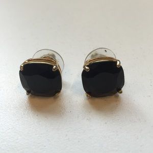 Kate Spade small square studs. Style: wbru5045