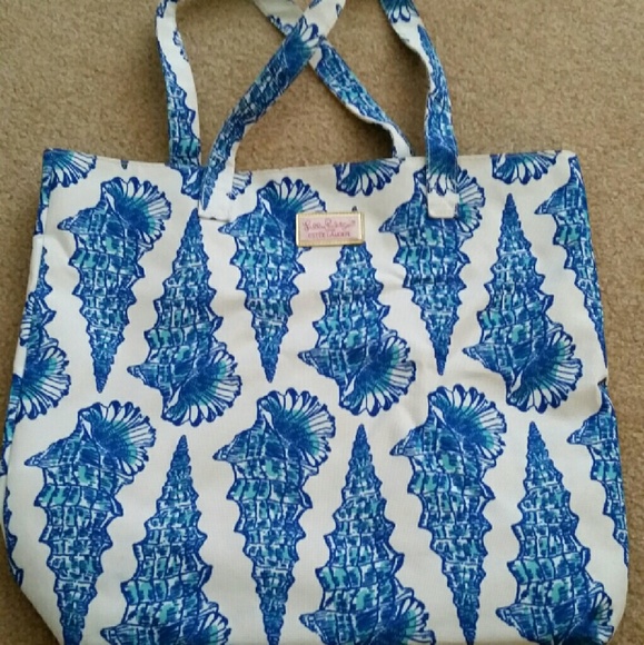 Lilly Pulitzer Blue Sea Shell Estee Lauder Bag