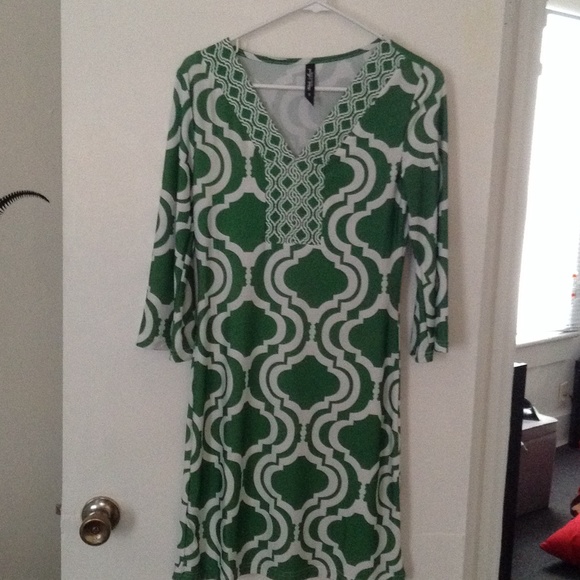 Green and white form fitting dress- Small
