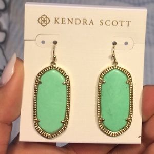 KENDRA SCOTT: ELLE DROP MINT EARRINGS