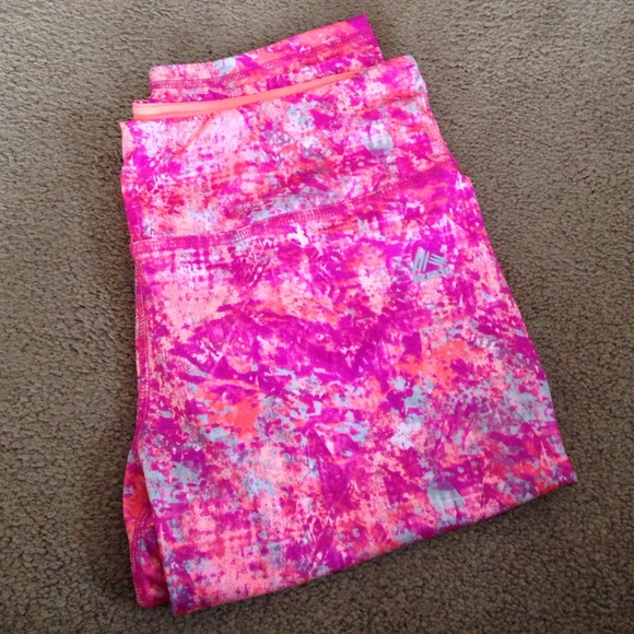 Stylish workout pants!!