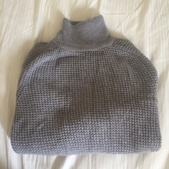 Gray Zara knit turtleneck