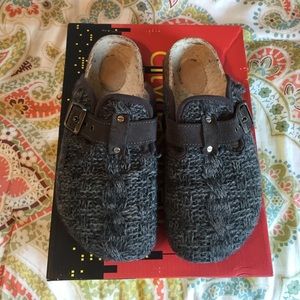 FINAL‼️American Eagle clogs