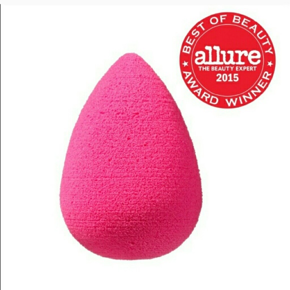 Beautyblender plus cleanser