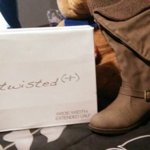 Twisted Brown Boot's