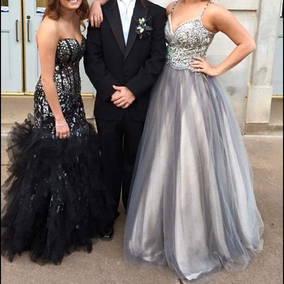 Size 2 Vienna Couture Prom or Pageant Dress - Picture 3 of 4