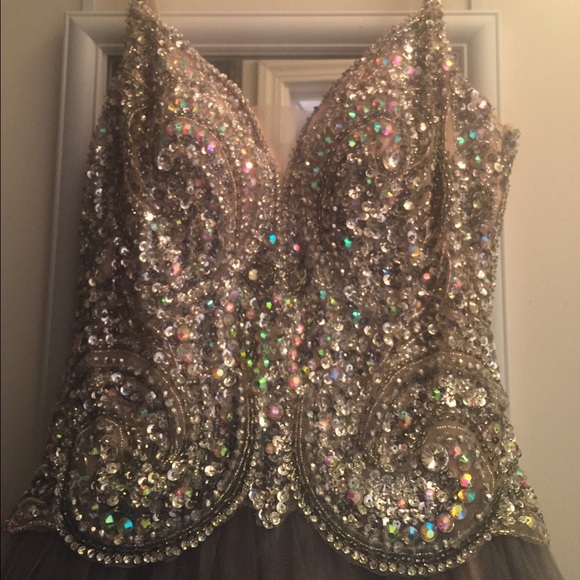 Size 2 Vienna Couture Prom or Pageant Dress - Picture 4 of 4