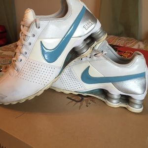 FINAL PRICE DROP‼️Firm. Nike shocks