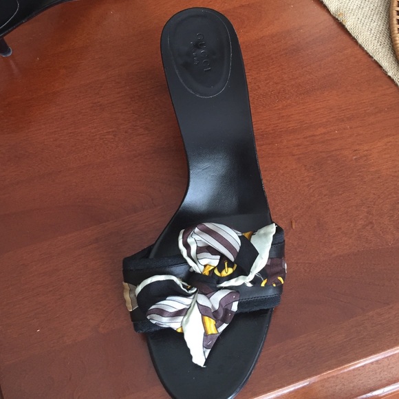 Gucci ribbon sandals - Picture 1 of 4