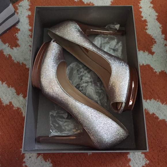 9.5 medium width blush glitter heels BCBG