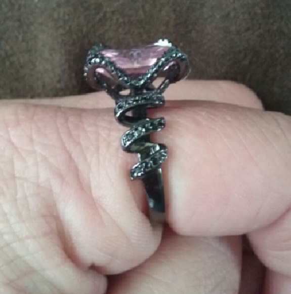 Pink rhinestone ring - Picture 2 of 3