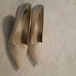 Elizabeth and James suede Clark pumps 6.5