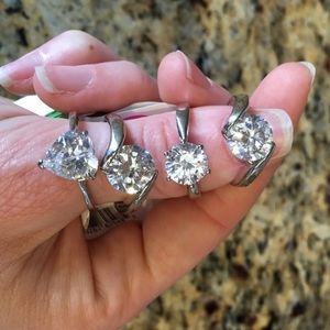 4 fake rings