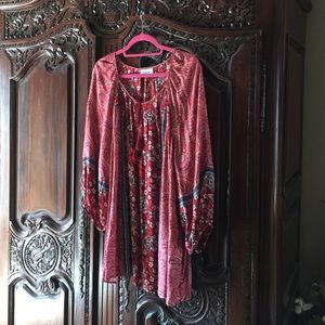 Dressbarn boho blouse. Pretty and paisley.