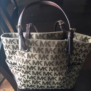 Authentic Michael Kors Jetset Logo Tote