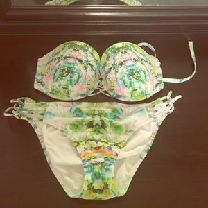 VS swimsuit size 36D/L