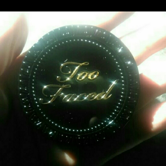 Too Faced Deluxe Bronzer