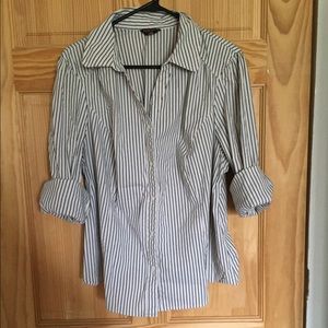 Old Navy button up shirt