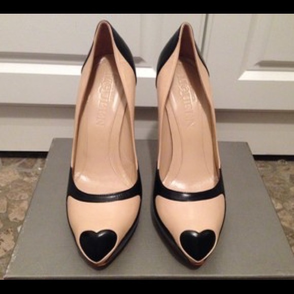ALEXANDER McQUEEN **New US: 8.5 / EURO: 39 Heels - Picture 2 of 4