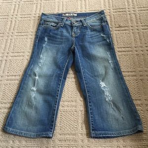 BKE Lexi Capri medium wash 24 stretch distressed