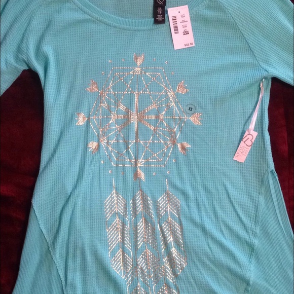 Aeropostale shirt XS (can fit a small) - Picture 1 of 1