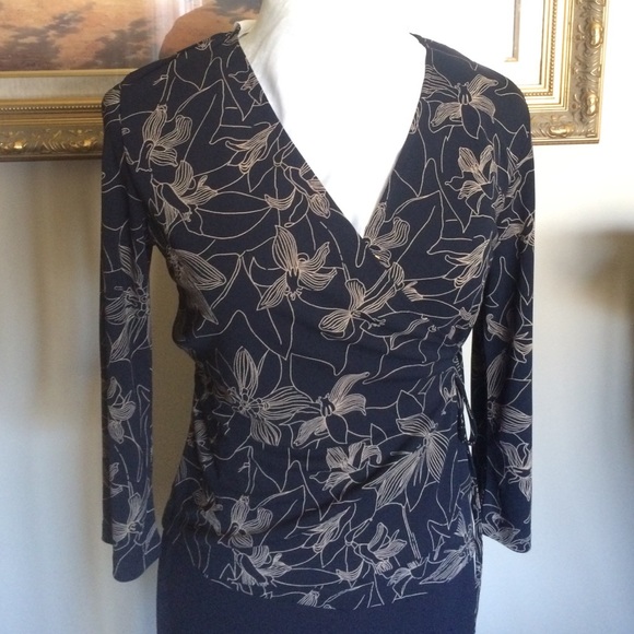 V. Neck blouse with navy dress pants - Picture 2 of 3