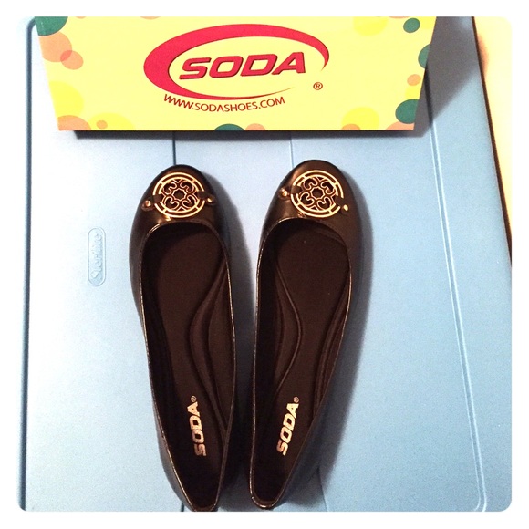 BRAND NEW IN BOX Black Ballet Flats