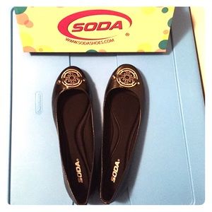 BRAND NEW IN BOX Black Ballet Flats