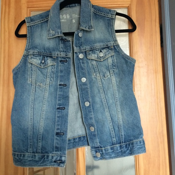 Gap denim vest size small