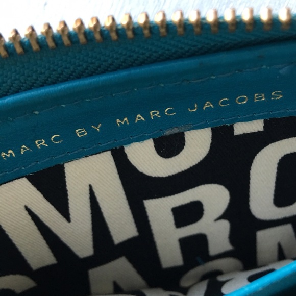 Marc Jacobs Totally Turnlock Zip Wallet Clutch - Picture 2 of 4