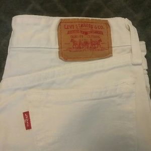 Perfect Condition White Levi Shorts