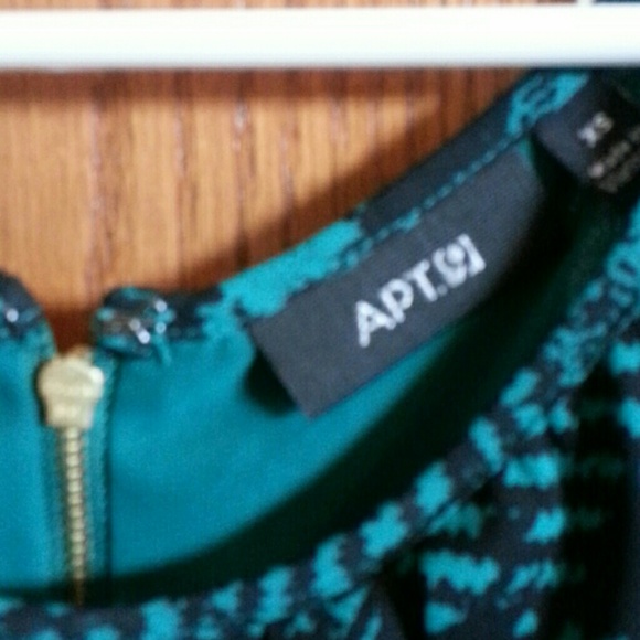 Top - Picture 2 of 2