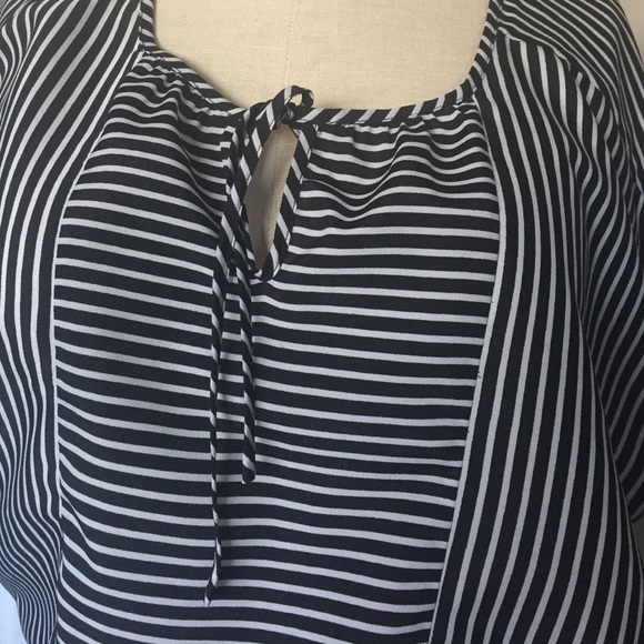 Striped BCBG Top - Picture 3 of 3