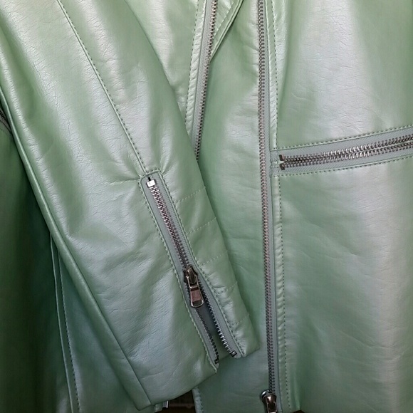 Jacket - Picture 3 of 4