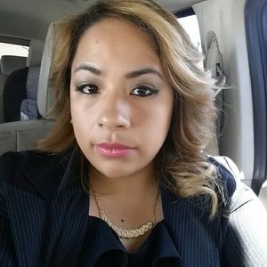 Meet your Posher, Noemi