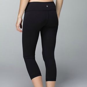 Size 2 cropped lululemons