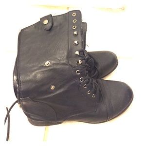 Black Combat Boors with Zipper/Patterned Lining