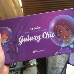BH Cosmetics Galaxy chic palette